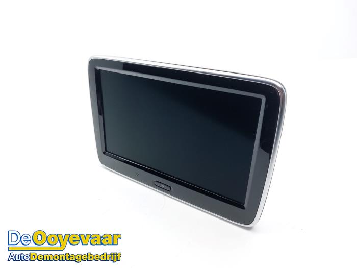 Gebruikte Display Interieur Mercedes S (222.0/222.1) 3.0 S-350 BlueTEC, S-350 d 24V 4-Matic Prijs € 169,99 Margeregeling aangeboden door Autodemontagebedrijf De Ooyevaar