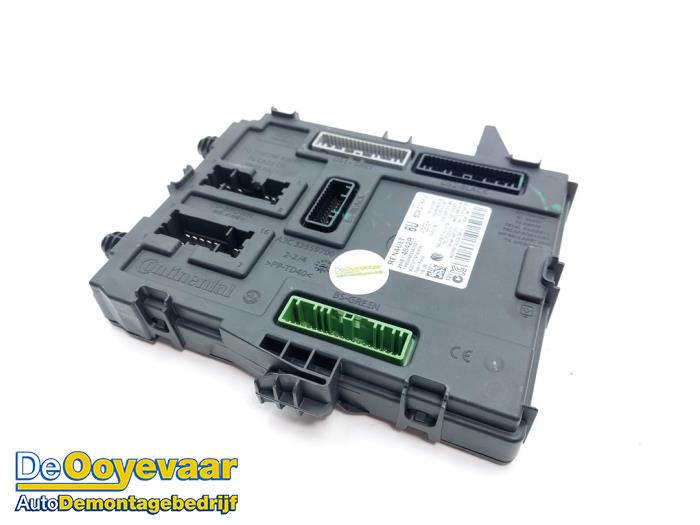Gebruikte Module Bodycontrol Renault Scénic IV (RFAJ) 1.3 TCE 160 16V Prijs € 49,99 Margeregeling aangeboden door Autodemontagebedrijf De Ooyevaar