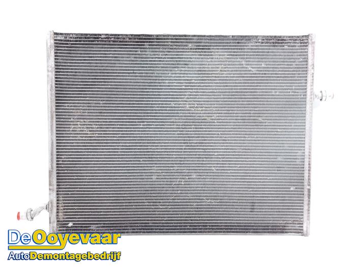 Gebruikte Radiateur Mercedes S (222.0/222.1) 3.0 S-350 BlueTEC, S-350 d 24V 4-Matic Prijs € 125,00 Margeregeling aangeboden door Autodemontagebedrijf De Ooyevaar
