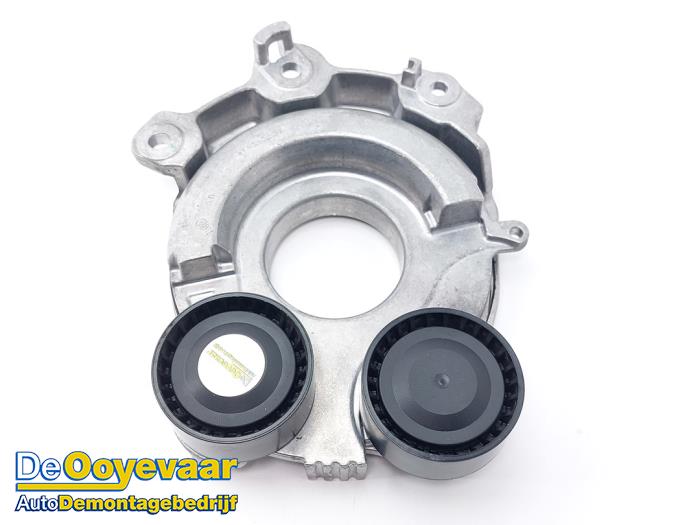 Gebruikte Spanner multiriem Mazda CX-30 (DM) 2.0 e-SkyActiv X 186 M Hybrid 16V Prijs € 75,00 Margeregeling aangeboden door Autodemontagebedrijf De Ooyevaar