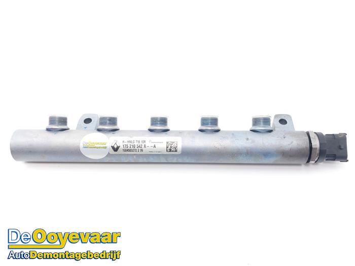 Gebruikte Injector brug Opel Vivaro 1.6 CDTI 95 Euro 6 Prijs € 115,00 Margeregeling aangeboden door Autodemontagebedrijf De Ooyevaar