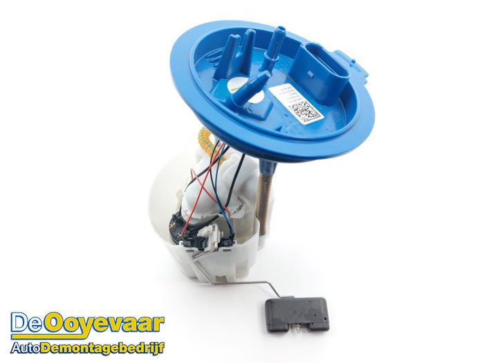Gebruikte Benzinepomp Volkswagen Polo VI (AW1) 1.0 TSI 12V Prijs € 35,00 Margeregeling aangeboden door Autodemontagebedrijf De Ooyevaar