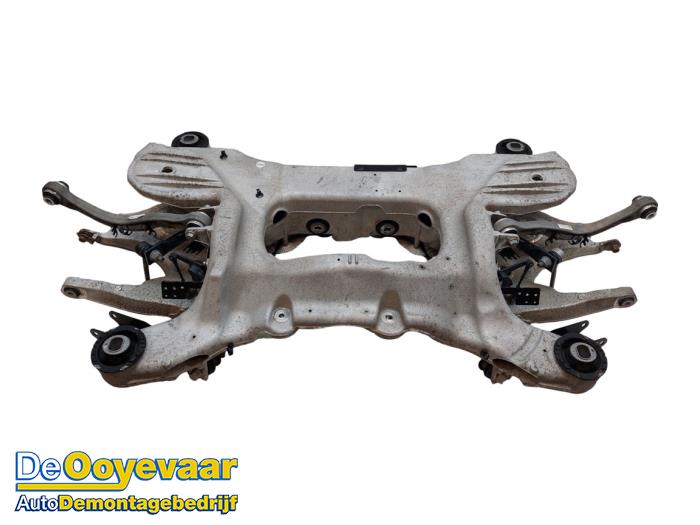 Gebruikte Subframe Landrover Range Rover Sport (LW) 2.0 16V P400e Prijs € 399,99 Margeregeling aangeboden door Autodemontagebedrijf De Ooyevaar