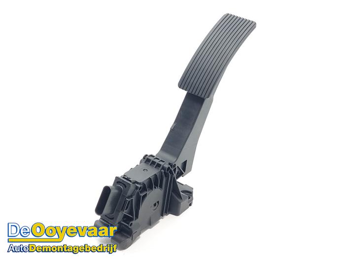 Gebruikte Gaspedaalpositie Sensor Mercedes CLA (118.3) 1.3 CLA-180 Turbo 16V Prijs € 19,99 Margeregeling aangeboden door Autodemontagebedrijf De Ooyevaar