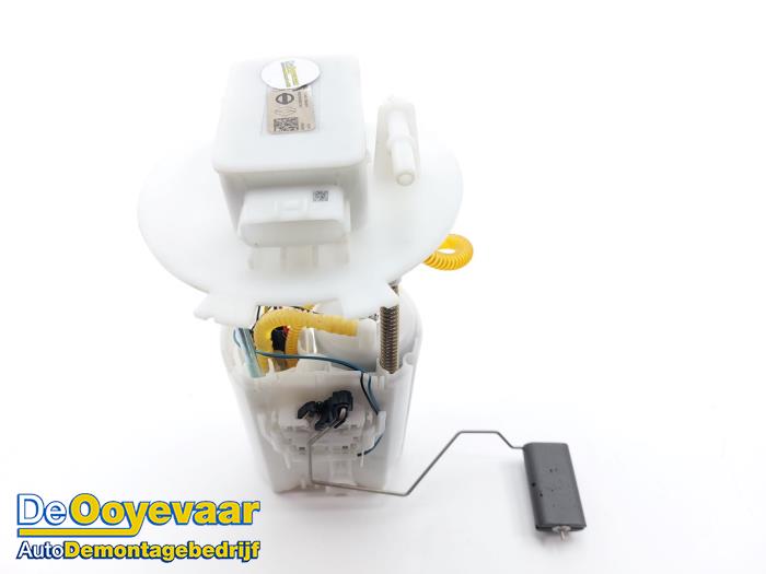 Gebruikte Tank element Pomp Nissan Qashqai (J12) 1.3 DIG-T MHEV 16V Prijs € 74,99 Margeregeling aangeboden door Autodemontagebedrijf De Ooyevaar