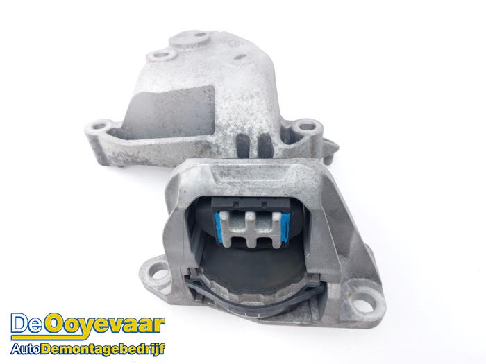 Gebruikte Motorrubber Nissan Qashqai (J12) 1.3 DIG-T MHEV 16V Prijs € 39,99 Margeregeling aangeboden door Autodemontagebedrijf De Ooyevaar