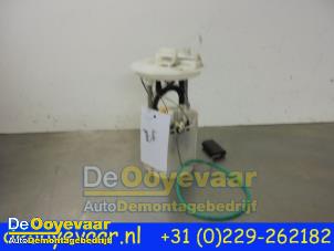 Gebruikte Benzinepomp Opel Corsa D 1.4 16V Twinport Prijs € 24,99 Margeregeling aangeboden door Autodemontagebedrijf De Ooyevaar