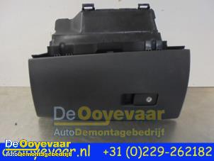 Gebruikte Dashboardkastje Volvo V70 (BW) 1.6 T4 16V Prijs € 19,99 Margeregeling aangeboden door Autodemontagebedrijf De Ooyevaar
