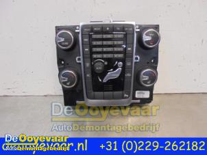 Gebruikte Radiobedienings paneel Volvo V70 (BW) 1.6 T4 16V Prijs € 69,99 Margeregeling aangeboden door Autodemontagebedrijf De Ooyevaar