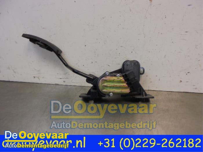 Gebruikte Sensor Gaspedaalpositie Mitsubishi Grandis (NA) 2.0 DI-D 16V Prijs € 25,00 Margeregeling aangeboden door Autodemontagebedrijf De Ooyevaar