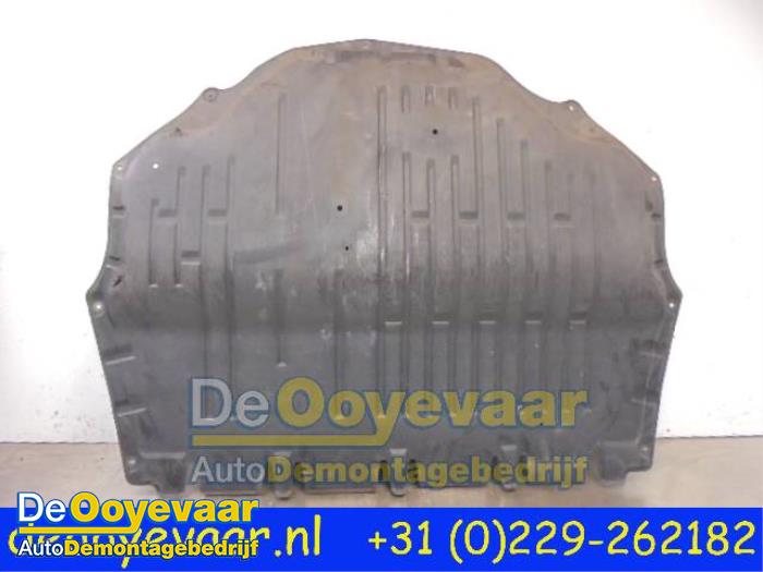 Gebruikte Afdekplaat motor Skoda Roomster (5J) 1.4 TDI 80 Prijs € 29,99 Margeregeling aangeboden door Autodemontagebedrijf De Ooyevaar
