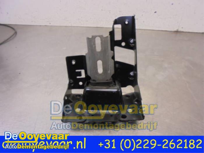 Gebruikte Versnellingsbak Steun Citroen C4 Cactus (0B/0P) 1.2 PureTech 82 12V Prijs € 9,99 Margeregeling aangeboden door Autodemontagebedrijf De Ooyevaar