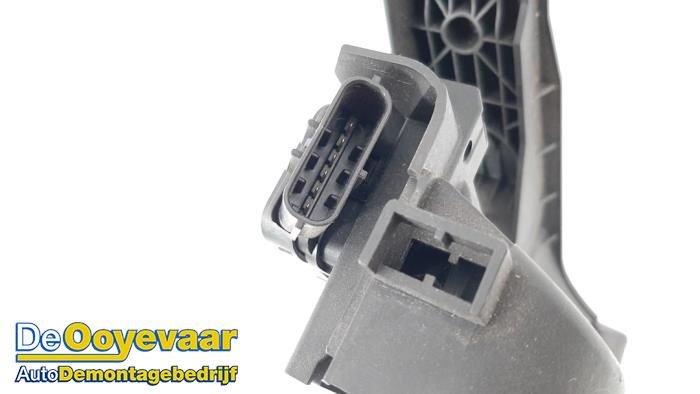 Gaspedaalpositie Sensor van een Volkswagen Scirocco (137/13AD) 1.4 TSI 122 16V 2010