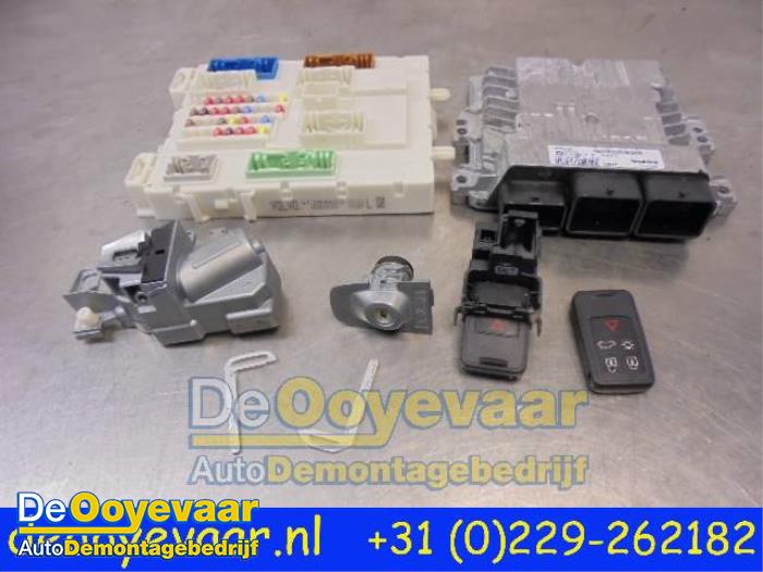 Gebruikte Contactslot + computer Volvo V40 (MV) 1.6 D2 Prijs € 75,00 Margeregeling aangeboden door Autodemontagebedrijf De Ooyevaar