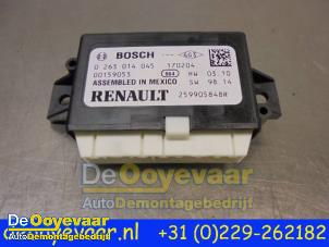 Gebruikte PDC Module Renault Clio IV Estate/Grandtour (7R) 1.5 Energy dCi 90 FAP Prijs € 19,99 Margeregeling aangeboden door Autodemontagebedrijf De Ooyevaar