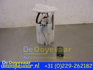 Gebruikte Benzinepomp Renault Twingo III (AH) 1.0 SCe 70 12V Prijs € 19,99 Margeregeling aangeboden door Autodemontagebedrijf De Ooyevaar