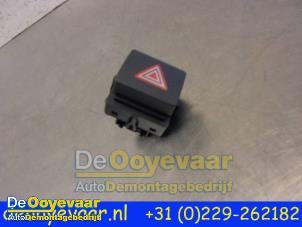 Gebruikte Gevarenlicht Schakelaar Audi A6 (C7) 1.8 T FSI 16V Prijs € 9,99 Margeregeling aangeboden door Autodemontagebedrijf De Ooyevaar