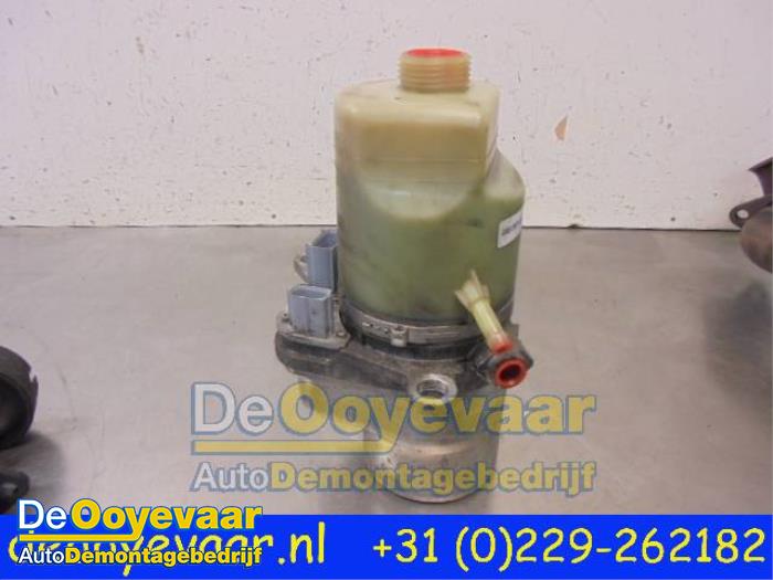 Gebruikte Pomp Servo Ford Focus 2 1.8 TDCi 16V Prijs € 25,00 Margeregeling aangeboden door Autodemontagebedrijf De Ooyevaar