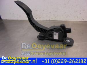 Gebruikte Sensor Gaspedaalpositie Tesla Model S 70D Prijs € 9,99 Margeregeling aangeboden door Autodemontagebedrijf De Ooyevaar