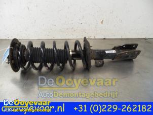 Gebruikte Schokdemperpoot rechts-voor Chevrolet Captiva (C100) 3.2 V6 24V 4x4 Prijs € 29,99 Margeregeling aangeboden door Autodemontagebedrijf De Ooyevaar