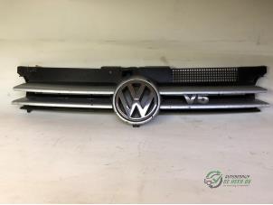 Gebruikte Grille Volkswagen Golf IV (1J1) 1.9 TDI 110 Prijs € 22,00 Margeregeling aangeboden door Autobedrijf de Heer B.V.