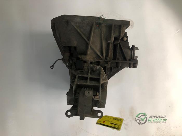 Gebruikte Versnellingsbak Ford Fiesta 4 1.3i Prijs € 225,00 Margeregeling aangeboden door Autobedrijf de Heer B.V.