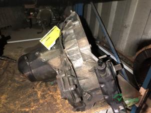 Gebruikte Versnellingsbak Renault Megane Scénic (JA) 1.9dTi RN,RT Prijs € 225,00 Margeregeling aangeboden door Autobedrijf de Heer B.V.