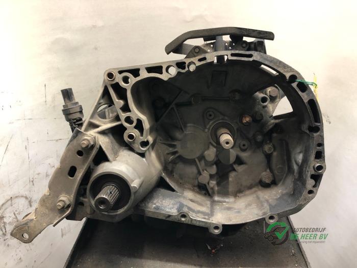 Gebruikte Versnellingsbak Renault Kangoo (KC) 1.9 D 55 Prijs € 225,00 Margeregeling aangeboden door Autobedrijf de Heer B.V.