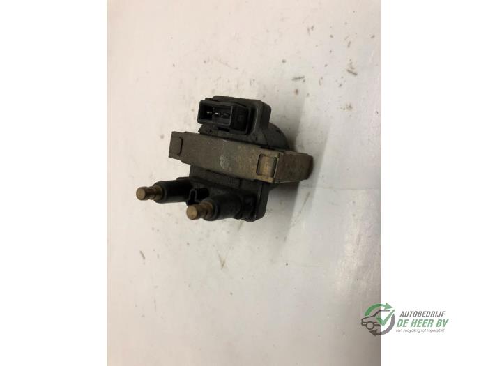 Gebruikte Bobine Renault Laguna I (B56) 1.8 Prijs € 35,00 Margeregeling aangeboden door Autobedrijf de Heer B.V.