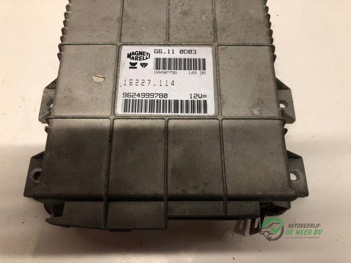 Gebruikte Boordcomputer Peugeot 106 I 1.1 i XN,XR,XT Prijs € 75,00 Margeregeling aangeboden door Autobedrijf de Heer B.V.
