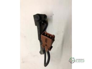 Gebruikte Sensor BDP Hyundai Lantra/Elantra II Wagon 1.6i GLS 16V Prijs € 25,00 Margeregeling aangeboden door Autobedrijf de Heer B.V.