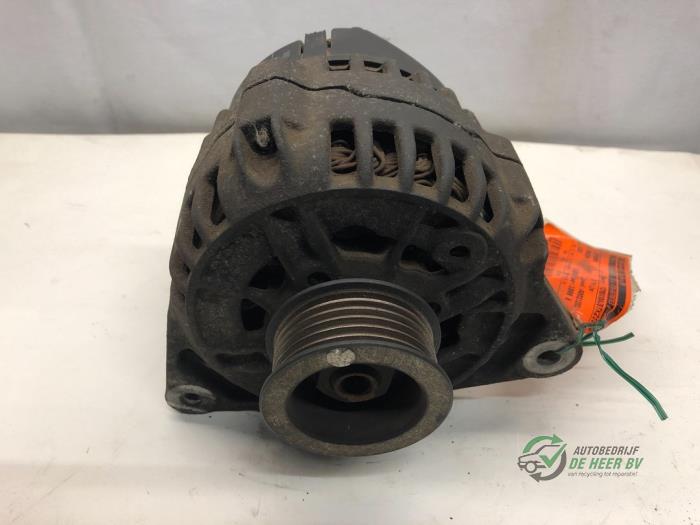 Gebruikte Dynamo Mazda 121 (JA/JB) 1.3i LX,GLX Prijs € 32,00 Margeregeling aangeboden door Autobedrijf de Heer B.V.