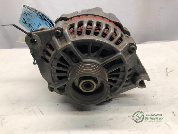 Gebruikte Dynamo Peugeot 405 II Break (4E) 2.0 SRi X4 Prijs € 30,00 Margeregeling aangeboden door Autobedrijf de Heer B.V.