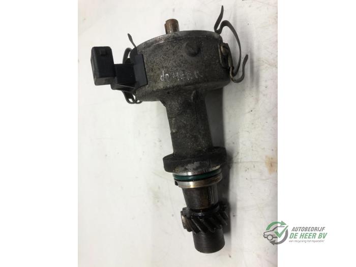Gebruikte Delco Seat Cordoba (6C2/6K2) 1.6i CLX,GLX,SE,Latino,SX Prijs € 32,00 Margeregeling aangeboden door Autobedrijf de Heer B.V.