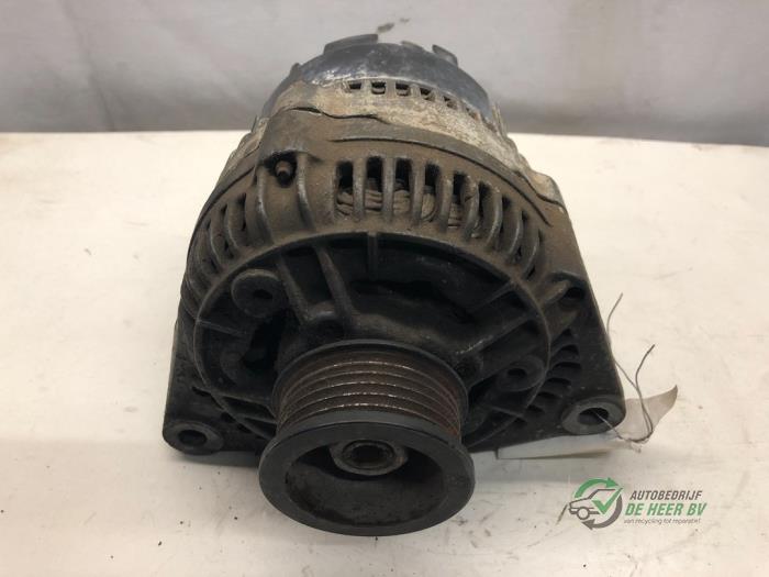 Gebruikte Dynamo Mercedes Vito (638.1/2) 2.3 108D Prijs € 68,00 Margeregeling aangeboden door Autobedrijf de Heer B.V.