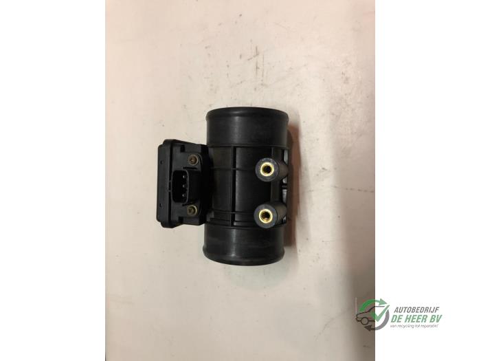 Gebruikte Luchtmassameter Hyundai Accent II/Excel II/Pony 1.3i 12V Prijs € 50,00 Margeregeling aangeboden door Autobedrijf de Heer B.V.