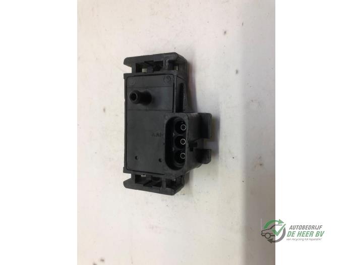 Gebruikte Map Sensor (inlaatspruitstuk) Renault Clio II (BB/CB) 1.4 Prijs € 15,00 Margeregeling aangeboden door Autobedrijf de Heer B.V.