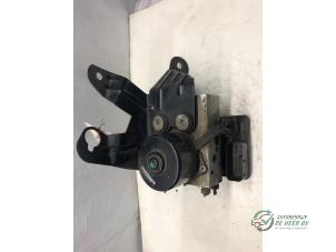 Gebruikte ABS Pomp Ford Puma 1.7 16V Kat. Prijs € 45,00 Margeregeling aangeboden door Autobedrijf de Heer B.V.