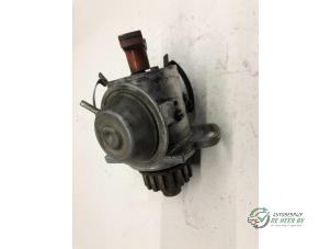 Gebruikte Stroomverdeler Opel Rekord Prijs € 40,00 Margeregeling aangeboden door Autobedrijf de Heer B.V.