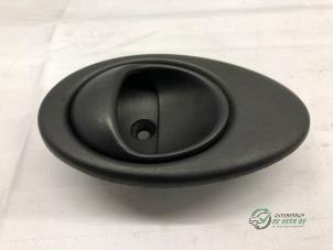 Gebruikte Portiergreep 4Deurs links-achter Chevrolet Matiz 0.8 S,SE Prijs € 10,00 Margeregeling aangeboden door Autobedrijf de Heer B.V.