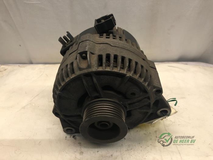 Gebruikte Dynamo Ford Mondeo I 2.0i 16V (U9) Prijs € 30,00 Margeregeling aangeboden door Autobedrijf de Heer B.V.