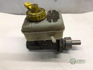Gebruikte Hoofdremcilinder Audi A3 (8L1) 1.6 Prijs € 45,00 Margeregeling aangeboden door Autobedrijf de Heer B.V.