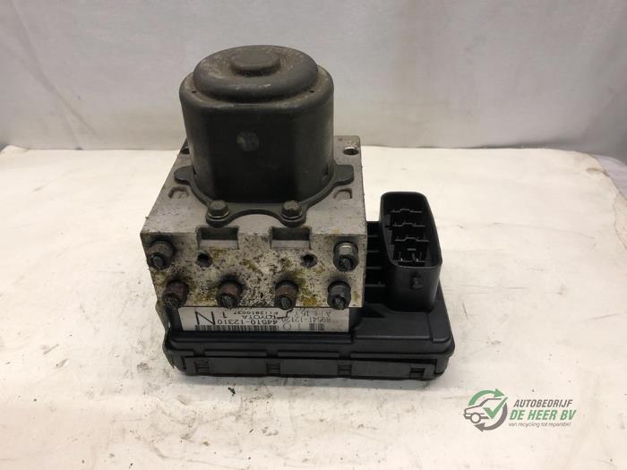 Gebruikte ABS Pomp Toyota Corolla (EB/WZ/CD) 1.4 16V VVT-i Prijs € 45,00 Margeregeling aangeboden door Autobedrijf de Heer B.V.
