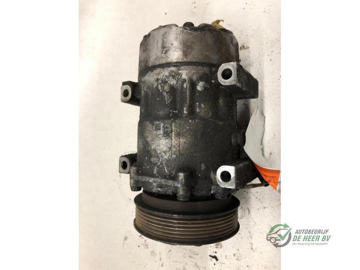 Gebruikte Aircopomp Renault Megane Scénic (JA) 2.0 RT Prijs € 68,00 Margeregeling aangeboden door Autobedrijf de Heer B.V.