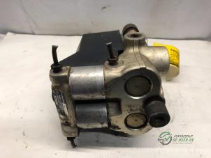 Gebruikte ABS Pomp Mercedes C (W202) 1.8 C-180 16V Prijs € 45,00 Margeregeling aangeboden door Autobedrijf de Heer B.V.