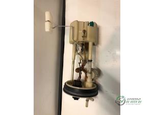 Gebruikte Tank element Pomp Renault Megane Coupé (DA) 1.6i Prijs € 35,00 Margeregeling aangeboden door Autobedrijf de Heer B.V.