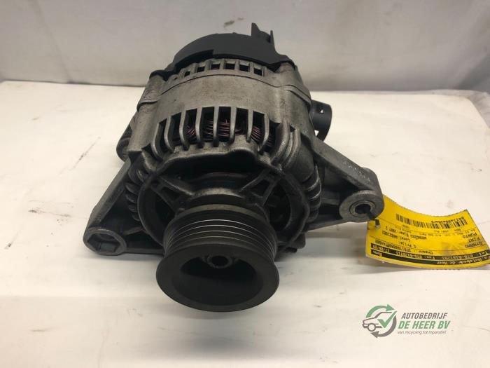 Gebruikte Dynamo Fiat Punto I (176) 90 1.6 Sporting Prijs € 35,00 Margeregeling aangeboden door Autobedrijf de Heer B.V.