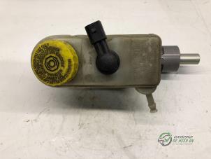 Gebruikte Hoofdremcilinder Volkswagen Polo III (6N2) 1.4 Prijs € 45,00 Margeregeling aangeboden door Autobedrijf de Heer B.V.