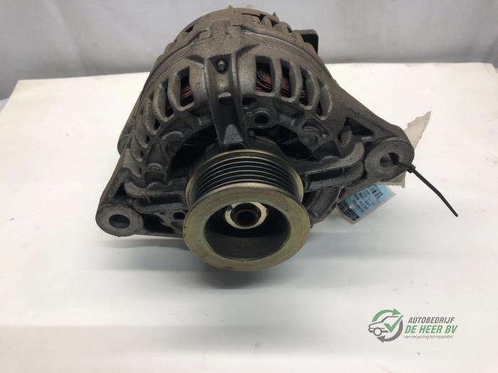 Gebruikte Dynamo Alfa Romeo 146 (930B) 1.6 Twin Spark 16V Prijs € 35,00 Margeregeling aangeboden door Autobedrijf de Heer B.V.