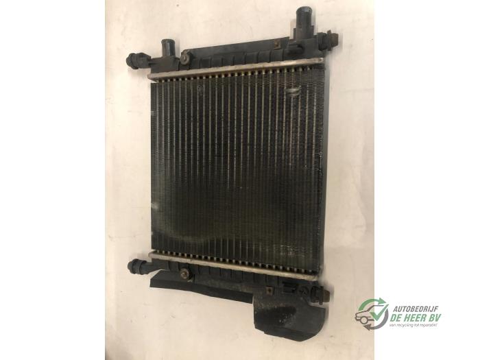 Gebruikte Radiateur Ford Ka I 1.3i Prijs € 40,00 Margeregeling aangeboden door Autobedrijf de Heer B.V.